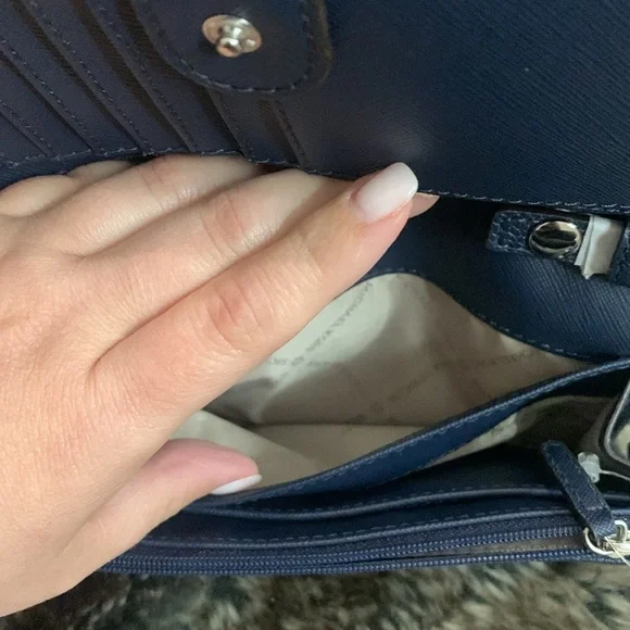 Michael Kors Navy Wallet/Crossbody-NWOT - Picture 15 of 16